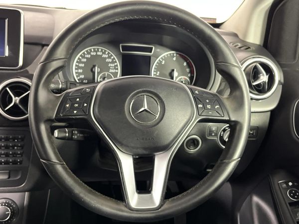 2012-Mercedes-Benz-B-Class-B-200-CDI-BE image:12