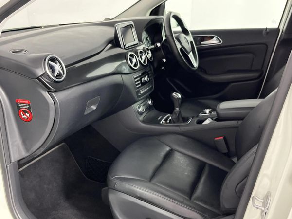 2012-Mercedes-Benz-B-Class-B-200-CDI-BE image:8