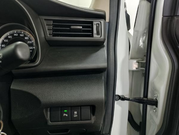 2025-Suzuki-Ertiga-15-GA image:17
