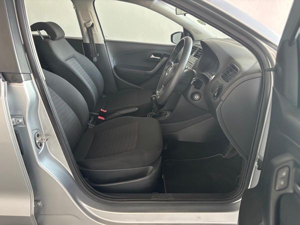 2023-Volkswagen-Polo-Vivo-14-Comfortline-5-dr image:10