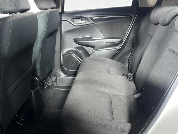 2021-Honda-WR-V-12-Comfort image:3
