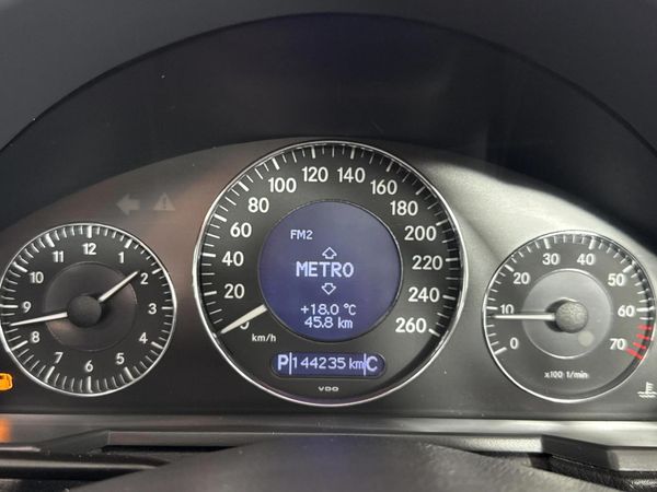2006-Mercedes-Benz-E-Class-E-200K image:2