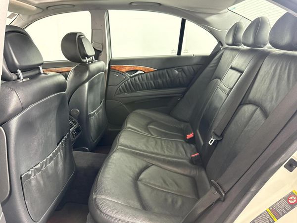 2006-Mercedes-Benz-E-Class-E-200K image:3