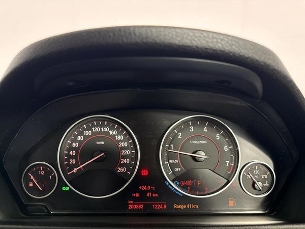 2016-BMW-3-Series-320i-M-Sport-Auto image:2