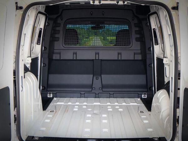 2023-Volkswagen-Caddy-Cargo-20-TDI-81kw-Panel-Van image:7