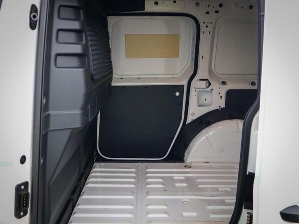 2023-Volkswagen-Caddy-Cargo-20-TDI-81kw-Panel-Van image:8
