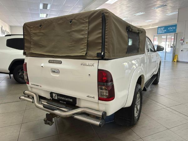 2015-Toyota-Hilux-30-D-4D-Legend-45-4x4-Xtra-Cab image:1