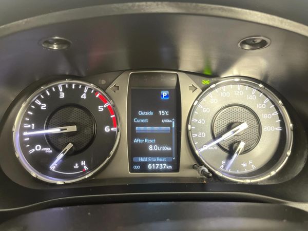 2022-Toyota-Hilux-28-GD-6-Raised-Body-Raider-Auto-Double-Cab image:2