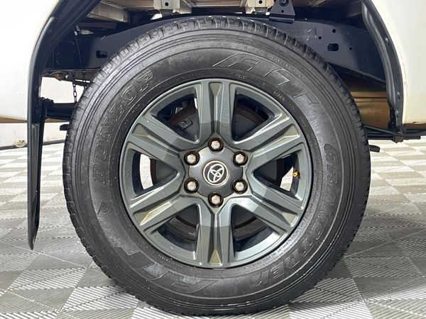 2023-Toyota-Hilux-24-GD-6-Raised-Body-Raider-Single-Cab image:5