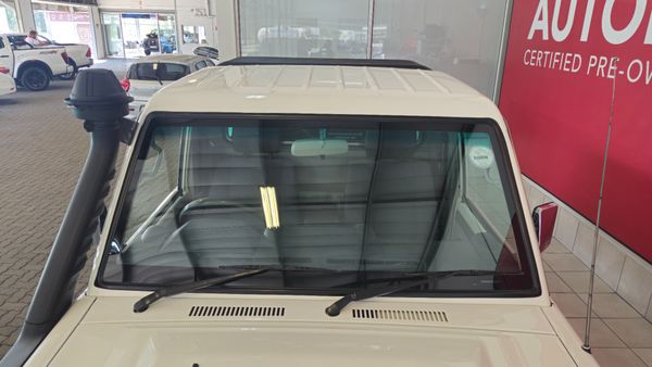 2022-Toyota-Land-Cruiser-79-45-D-70th-Edition-Single-Cab image:15