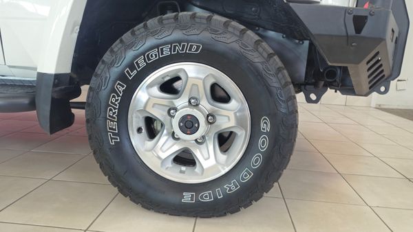 2022-Toyota-Land-Cruiser-79-45-D-70th-Edition-Single-Cab image:8