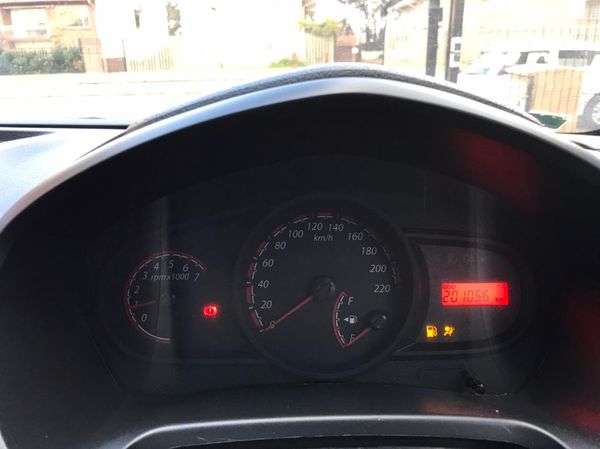 2013-Ford-Figo-14-Ambiente image:9