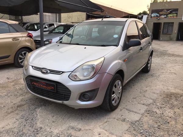 2013-Ford-Figo-14-Ambiente image:2