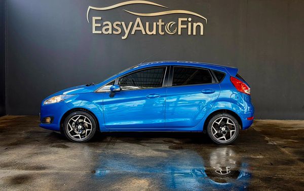 2013-Ford-Fiesta-14i-Trend-5-dr image:11
