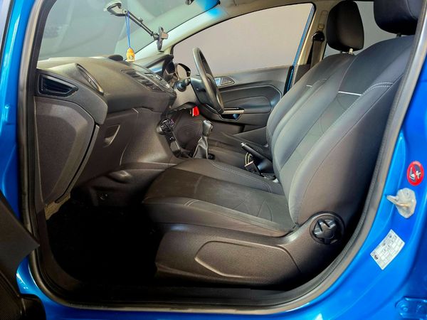 2013-Ford-Fiesta-14i-Trend-5-dr image:13