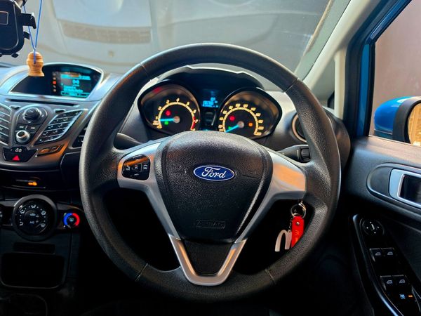 2013-Ford-Fiesta-14i-Trend-5-dr image:16
