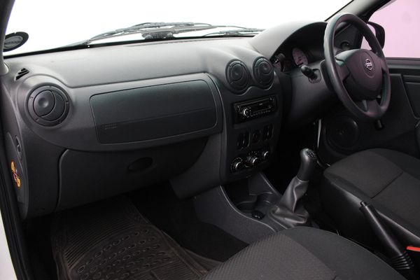2021-Nissan-NP200-15-dCi-Safety-Pack image:1