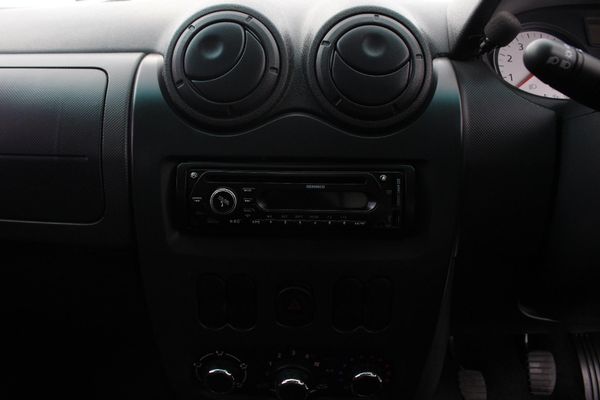 2021-Nissan-NP200-15-dCi-Safety-Pack image:3