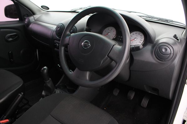 2021-Nissan-NP200-15-dCi-Safety-Pack image:4