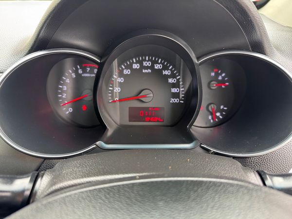 2017-Kia-Picanto-12-EX image:10