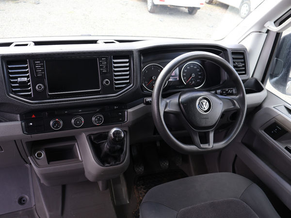 2020-Volkswagen-Crafter-35-20-TDI-103kW-MWB-Panel-Van image:5