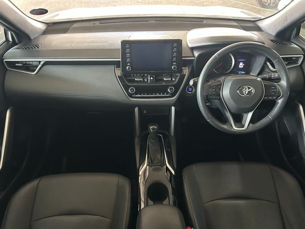 2022-Toyota-Corolla-Cross-18-XS image:4