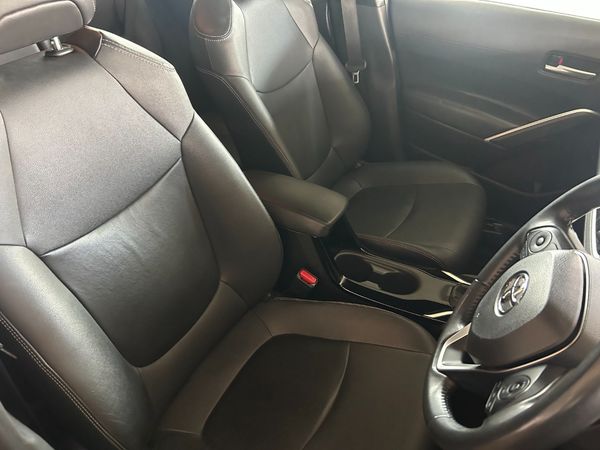 2022-Toyota-Corolla-Cross-18-XS image:6