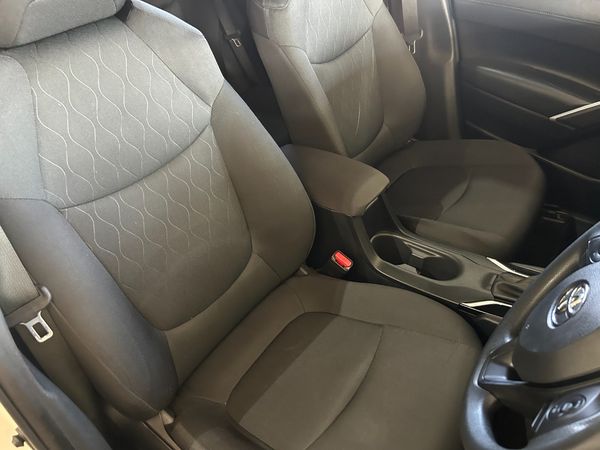 2023-Toyota-Corolla-Cross-18-XI image:5