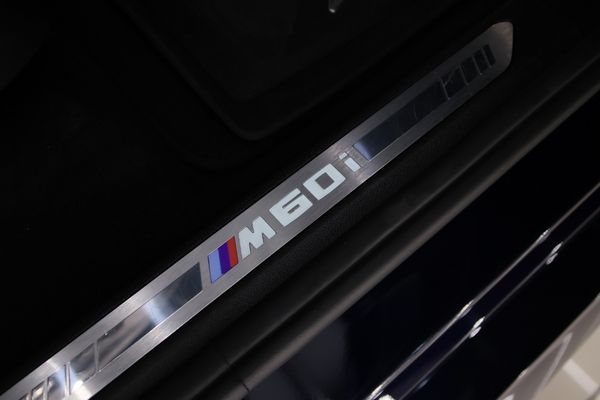 2023-BMW-X5-M60i image:11