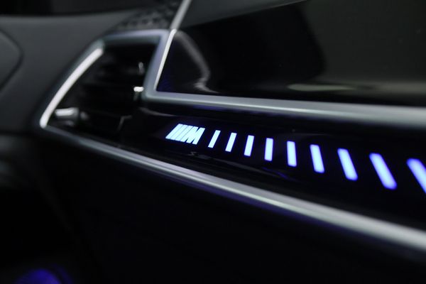 2023-BMW-X5-M60i image:16