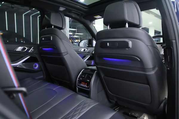 2023-BMW-X5-M60i image:18