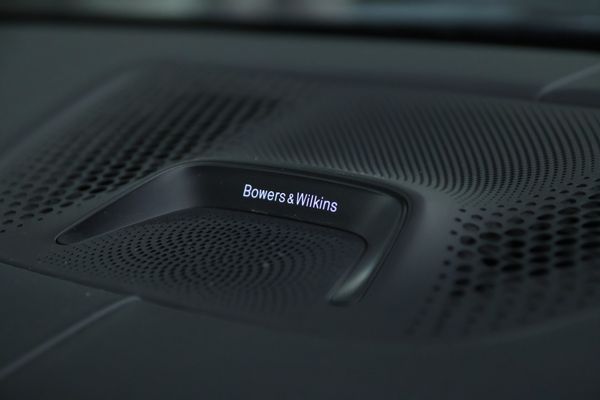 2023-BMW-X5-M60i image:24