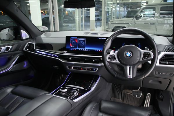 2023-BMW-X5-M60i image:3