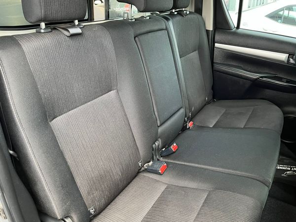 2018-Toyota-Hilux-28-GD-6-Raider-4x4-Double-Cab-Auto image:14