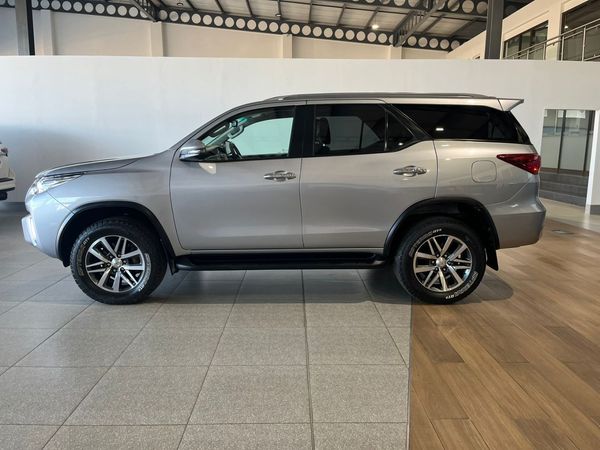2018-Toyota-Fortuner-28-GD-6-Raised-Body-Auto image:9