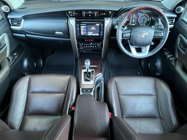 2018-Toyota-Fortuner-28-GD-6-Raised-Body-Auto image:11