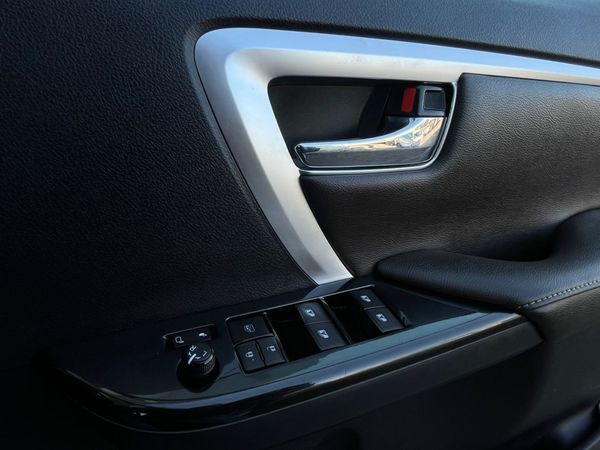 2018-Toyota-Fortuner-28-GD-6-Raised-Body-Auto image:16
