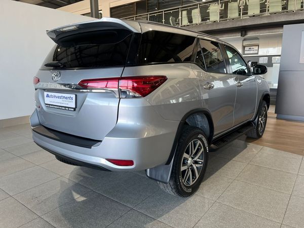 2018-Toyota-Fortuner-28-GD-6-Raised-Body-Auto image:3
