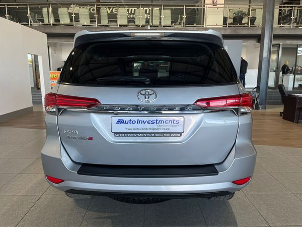 2018-Toyota-Fortuner-28-GD-6-Raised-Body-Auto image:7