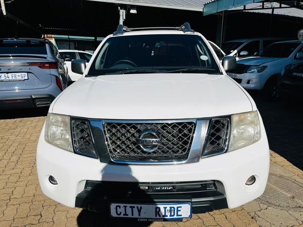 2013-Nissan-Navara-25-dCi-XE-Double-Cab image:2