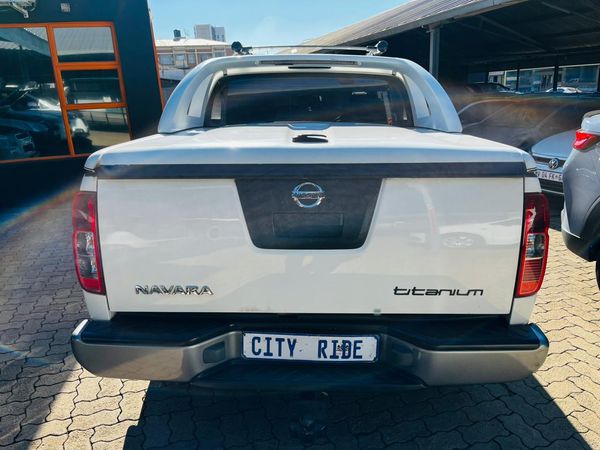 2013-Nissan-Navara-25-dCi-XE-Double-Cab image:5