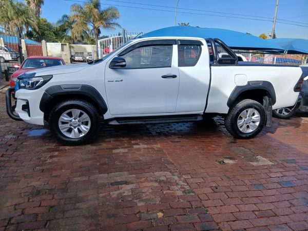 2018-Toyota-Hilux-24-GD-6-Raised-Body-SRX-Extended-Cab image:3