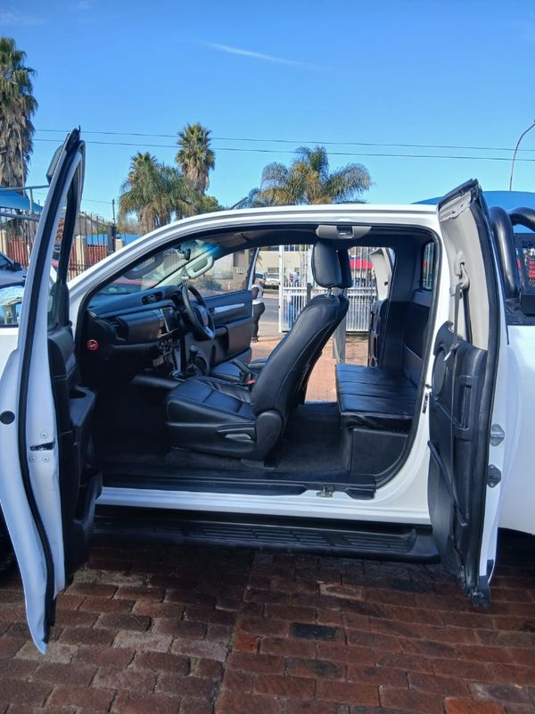 2018-Toyota-Hilux-24-GD-6-Raised-Body-SRX-Extended-Cab image:8