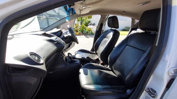 2017-Ford-Fiesta-Ford-EcoBoost-10-Automatic image:15
