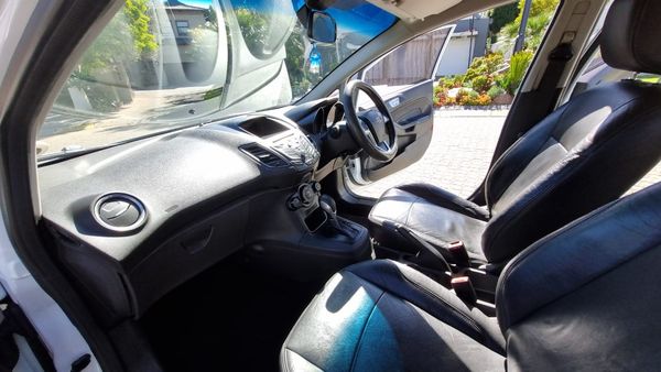 2017-Ford-Fiesta-Ford-EcoBoost-10-Automatic image:16