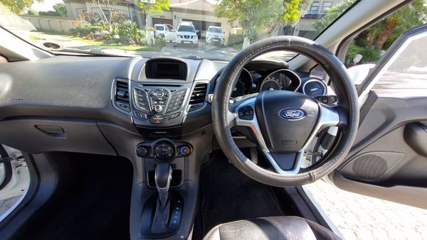 2017-Ford-Fiesta-Ford-EcoBoost-10-Automatic image:19