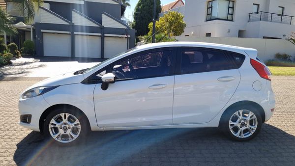 2017-Ford-Fiesta-Ford-EcoBoost-10-Automatic image:3