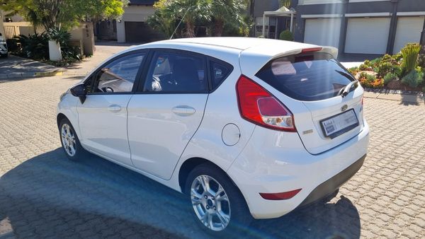2017-Ford-Fiesta-Ford-EcoBoost-10-Automatic image:4