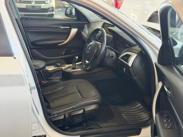 2015-BMW-1-Series-125i-5-dr-Auto image:14