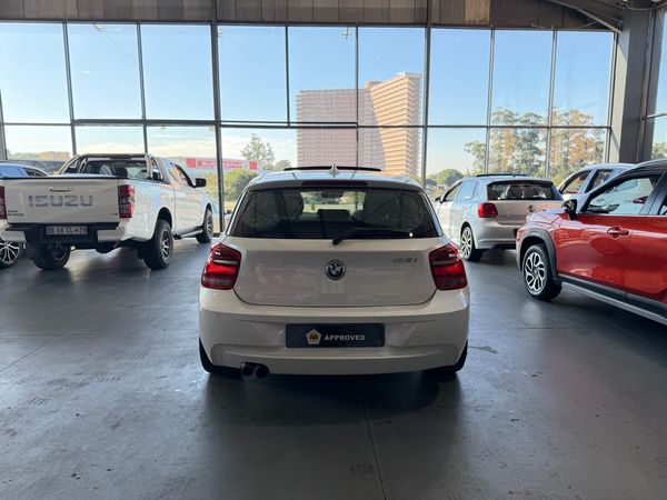 2015-BMW-1-Series-125i-5-dr-Auto image:5